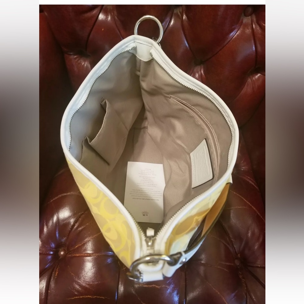 Coach yellow and white large hobo shoulder handbag with tan leather trim - Picture 5 of 7